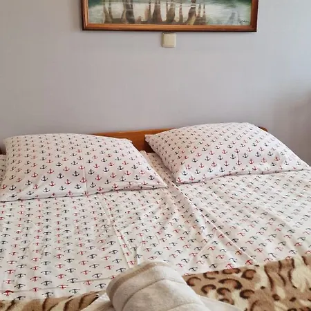 Δωμάτια σε οικογενειακή κατοικία Goscinne Draga