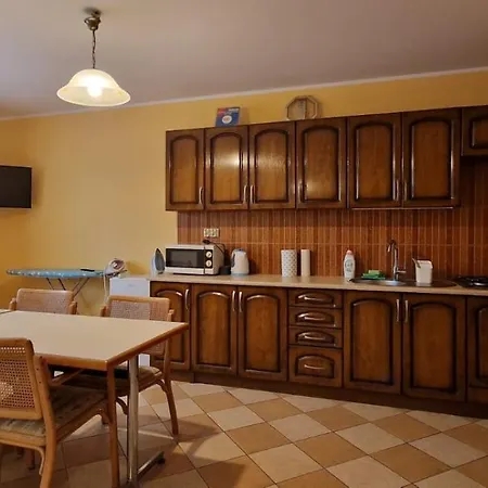 Δωμάτια σε οικογενειακή κατοικία Goscinne Draga